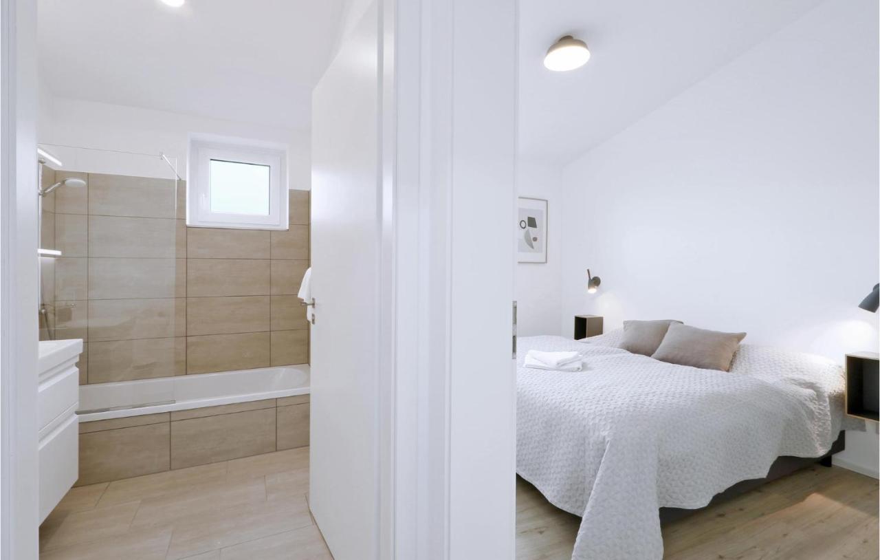 Lovely Home In Lembruch-Duemmer See With Sauna Εξωτερικό φωτογραφία
