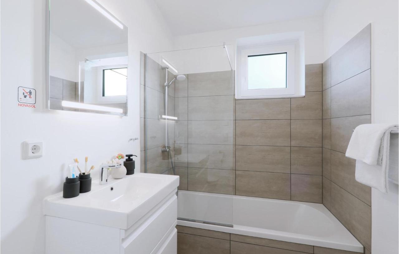 Lovely Home In Lembruch-Duemmer See With Sauna Εξωτερικό φωτογραφία